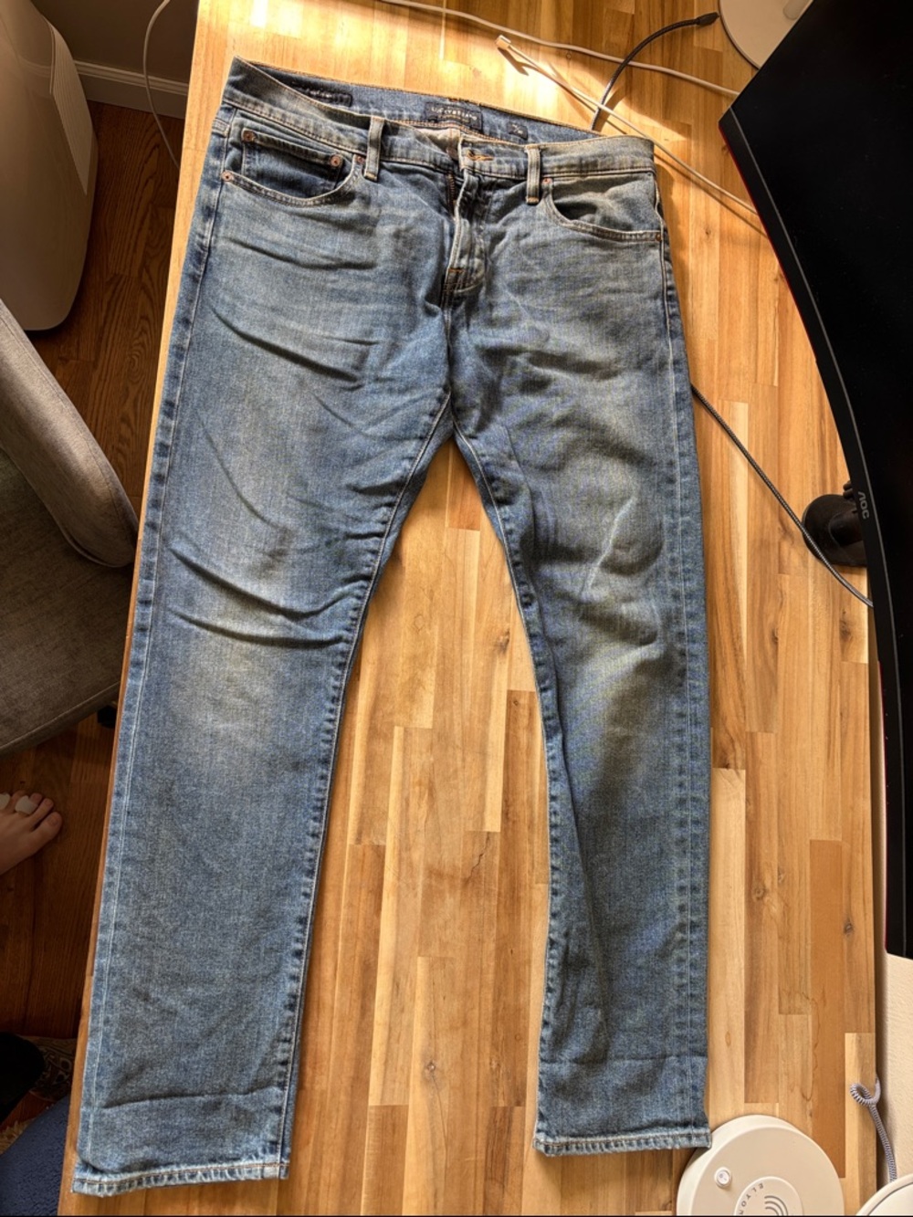 32 x 30 Lucky Brand Men’s Faded Blue Skinny Jeans
